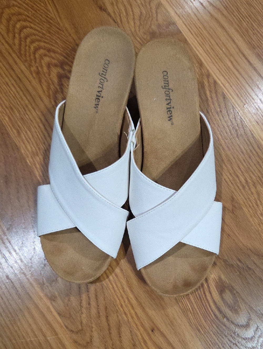 comfortview White Crisscross Slide Mules